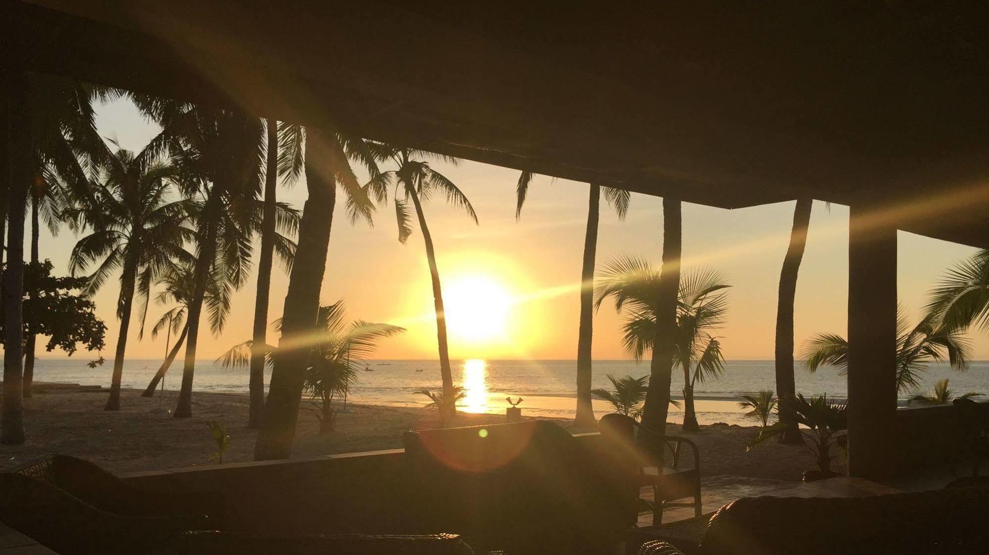 Kota Beach Resort Santa Fe  Buitenkant foto